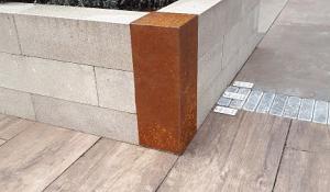 Stapelblok afdek hoek 15x15x43 cm Corten