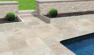 90 natuursteen tegels 8331
